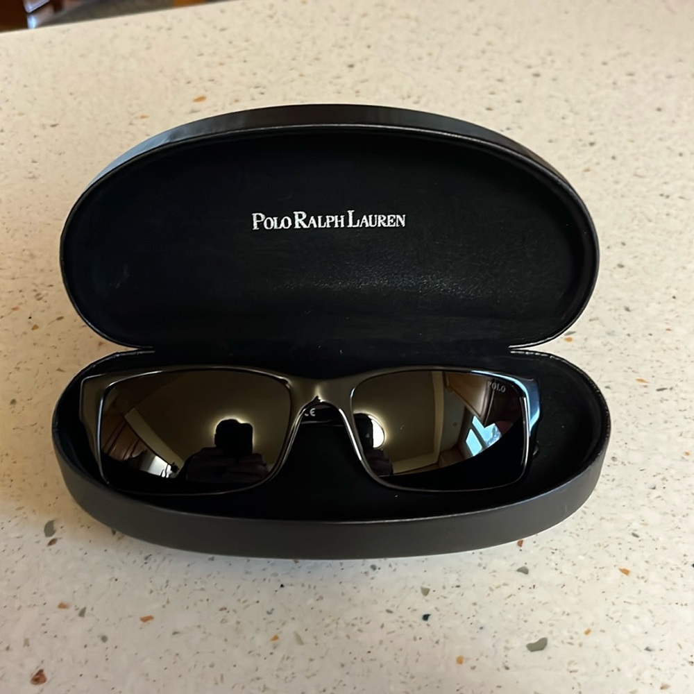 Polo Ralph Lauren sunglasses style polo 4049 in excellent condition with case